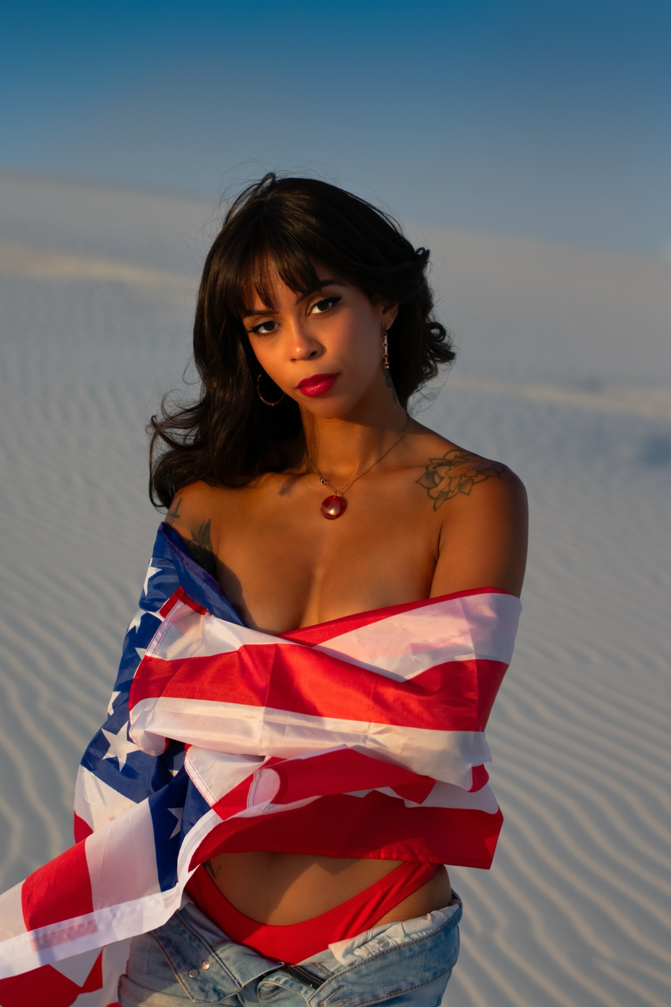 Outdoor boudoir with a 4th of July theme at White Sands National Park near Alamogordo, NM. Valyssa is the model